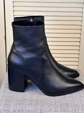 Steve Madden Black Leather Block Heel Ankle Boots - Women's